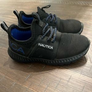 Nautica size 8 black and blue tennis shoes